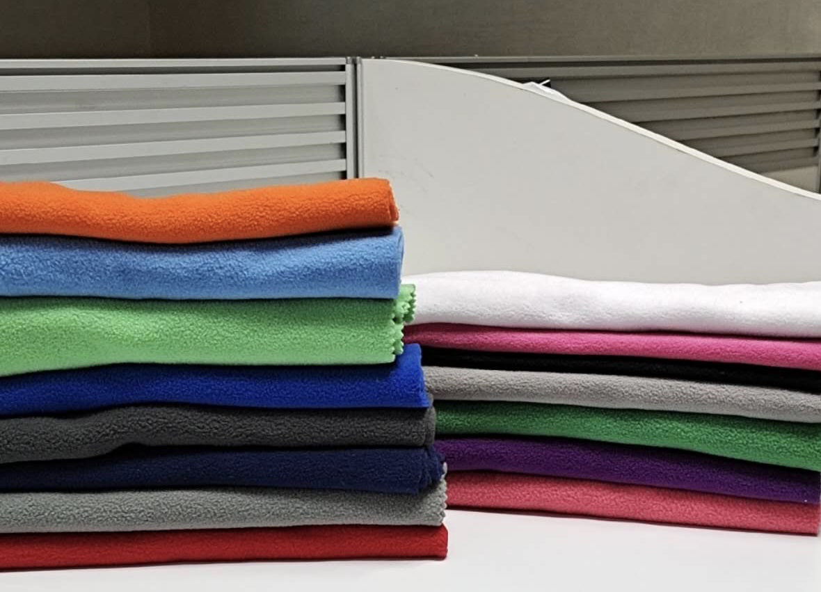 11100-Polyester-Polar-Fleece-Dyed-Fabric-DTY-100d-144f-Double-Side-Brush-One-Side-Anti-Pilling.jpg