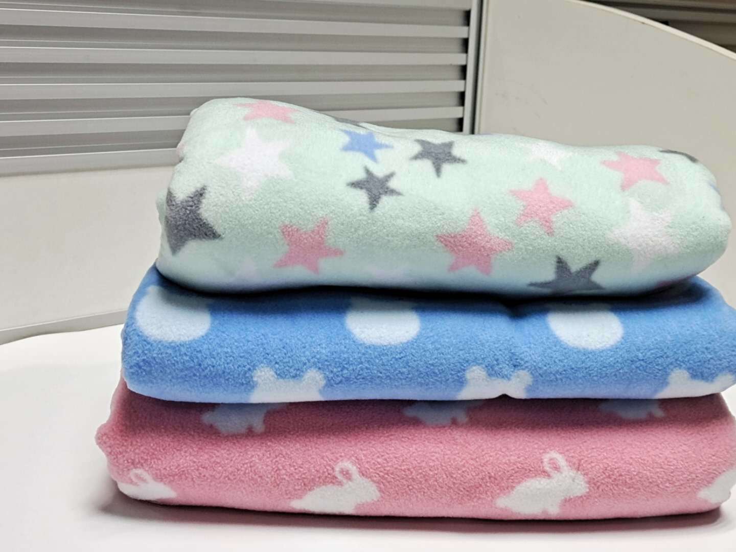 100-Polyester-Polar-Fleece-Printed-Fabric-FDY-100d-144f-Double-Side-Brush-One-Side-Anti-Pilling.jpg